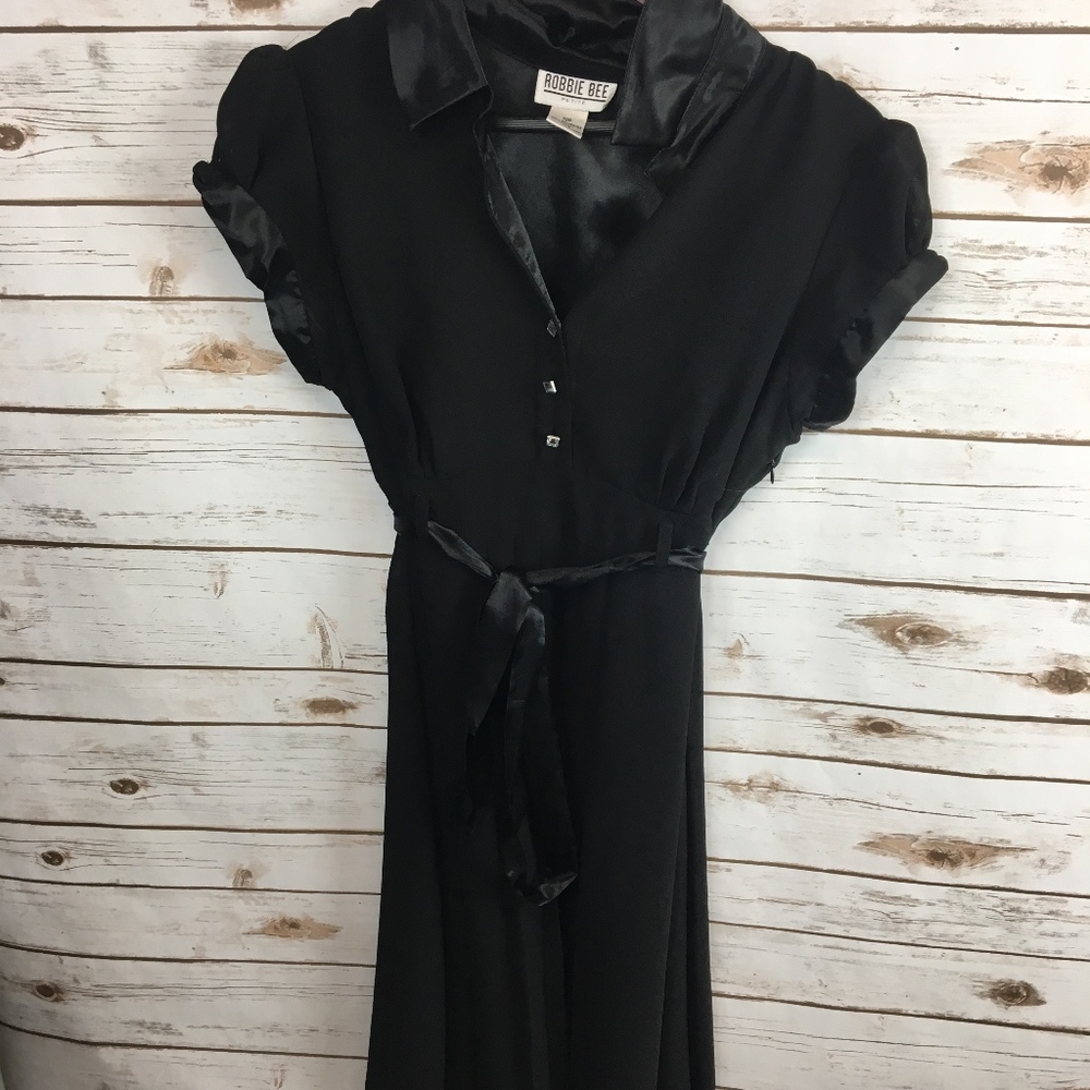 Robbie Bee Women's 12P Black Midi Dress
